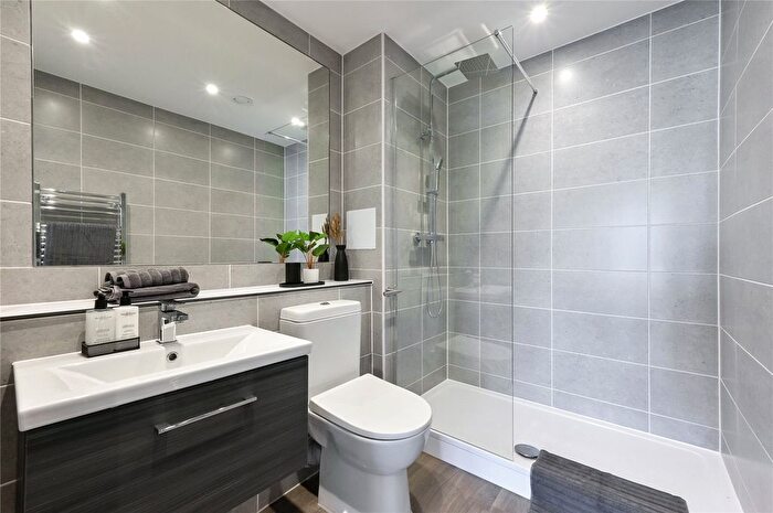 2 Bedroom Flat To Rent In Spinners Yard, Skinner Ln, LS7