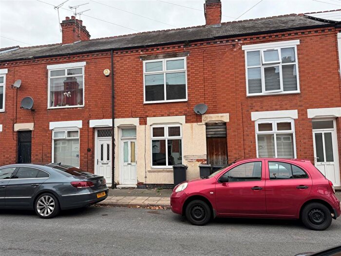 3 Bedroom Terraced House For Sale In Nutfield Road, Leicester, LE3