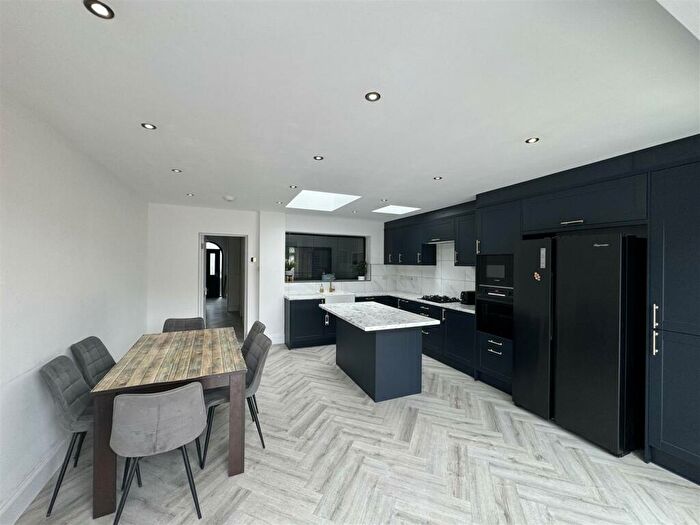 3 Bedroom House To Rent In Avondale Road, London, E17