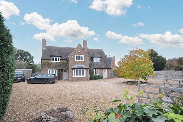 4 Bedroom Detached House For Sale In Newcastle Road, Cotes Heath, Stafford, ST21