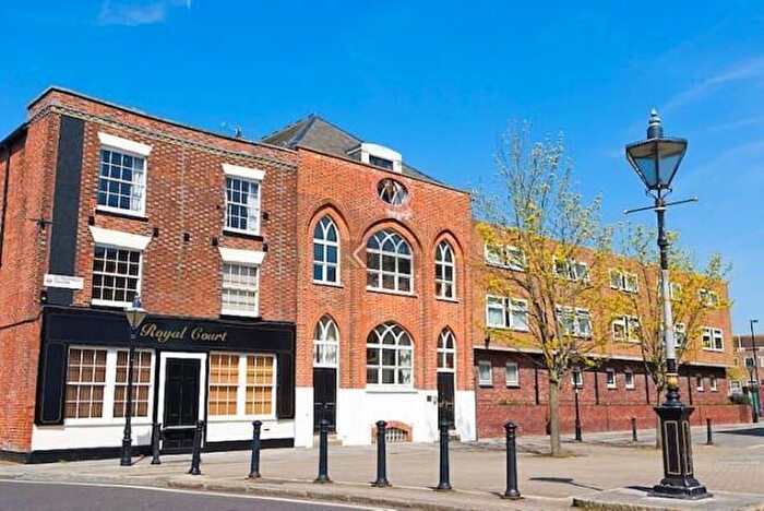 3 Bedroom Flat To Rent In Upper Bugle Street, Southampton, SO14