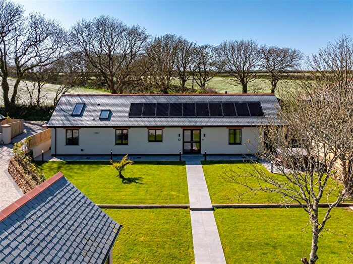3 Bedroom Detached House For Sale In Green Lane, Helston, TR13