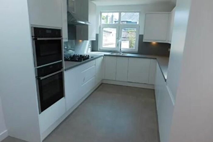 2 Bedroom Property To Rent In Lynwood Avenue, Langley, Slough, SL3
