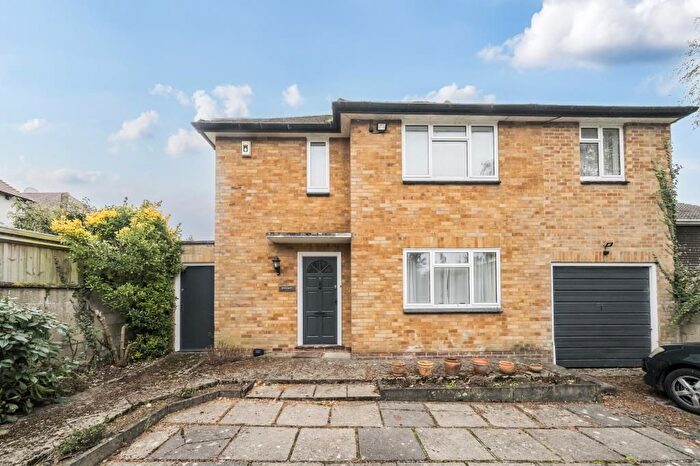 5 Bedroom Detached House For Sale In Lakeside, Oxford, OX2