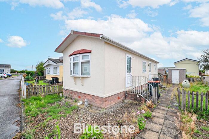 2 Bedroom Mobile/park Home For Sale In Lighthouse Park, St. Brides Wentlooge, NP10