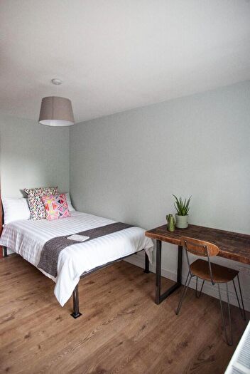 8 Bedroom Semi-Detached House To Rent In Amherst Road, Manchester, Greater Manchester, M14
