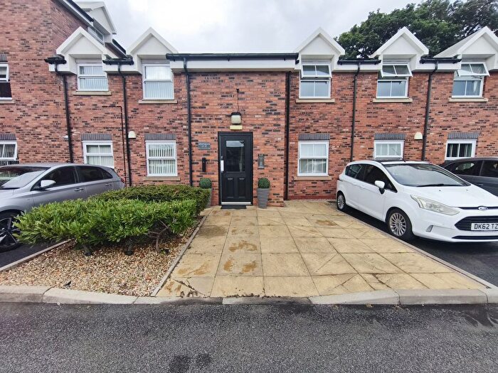 2 Bedroom Flat For Sale In Flat, Eastham Rake, Wirral, Merseyside, CH62