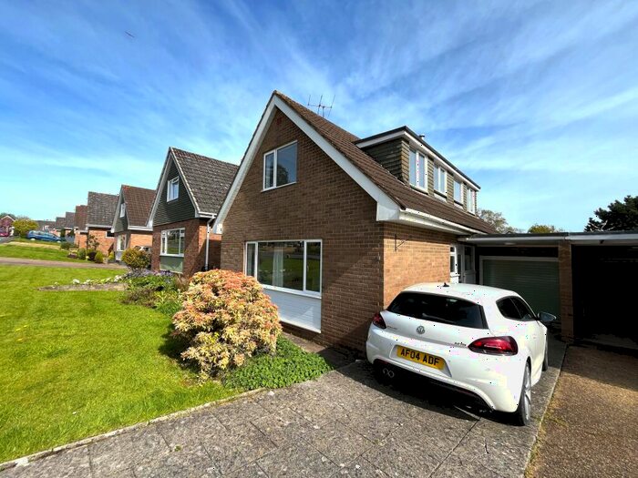 4 Bedroom Detached House To Rent In St. Hill Close, Exeter, EX2