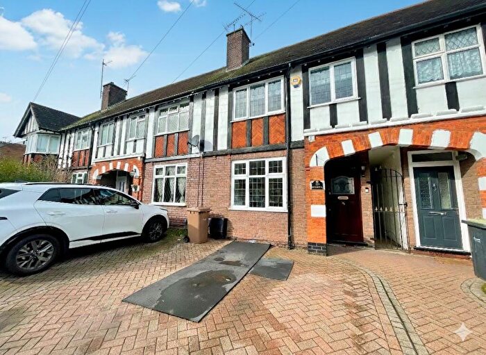2 Bedroom Terraced House For Sale In Gardenia Avenue, Luton, Bedfordshire, LU3