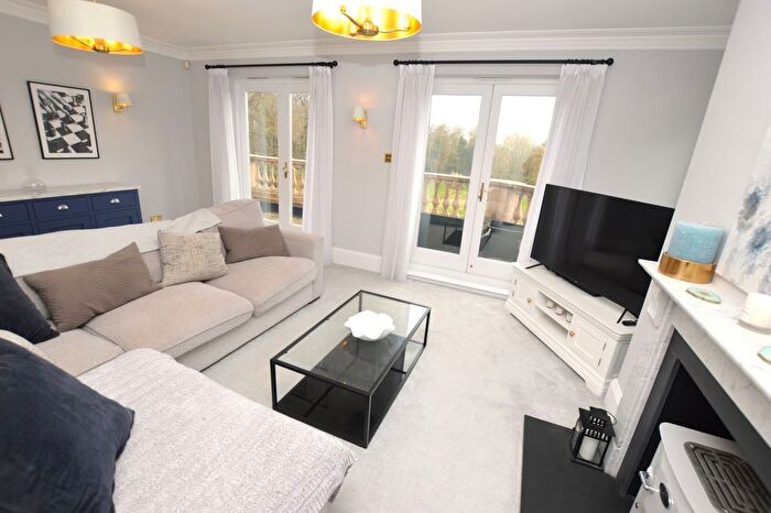 2 Bedroom Flat For Sale In Bedroom Apartment, Springwood Park, Tonbridge, TN11