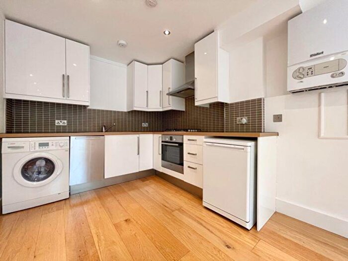 1 Bedroom Flat To Rent In Holloway Road, N7