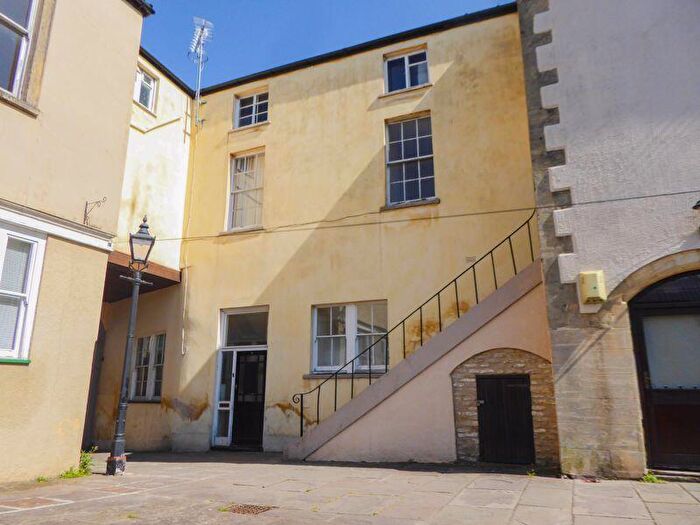 1 Bedroom Flat For Sale In High Street, Shepton Mallet, BA4