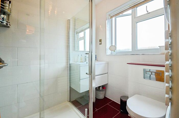 3 Bedroom End Of Terrace House For Sale In Buck Lane, London, NW9