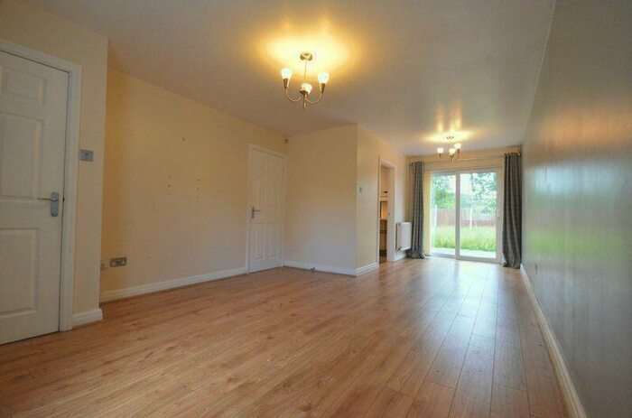 3 Bedroom Semi-Detached House To Rent In Clitheroe Road, Brierfield, BB9