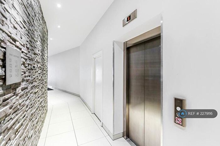 2 Bedroom Flat To Rent In Sloane Apartments, London, E1