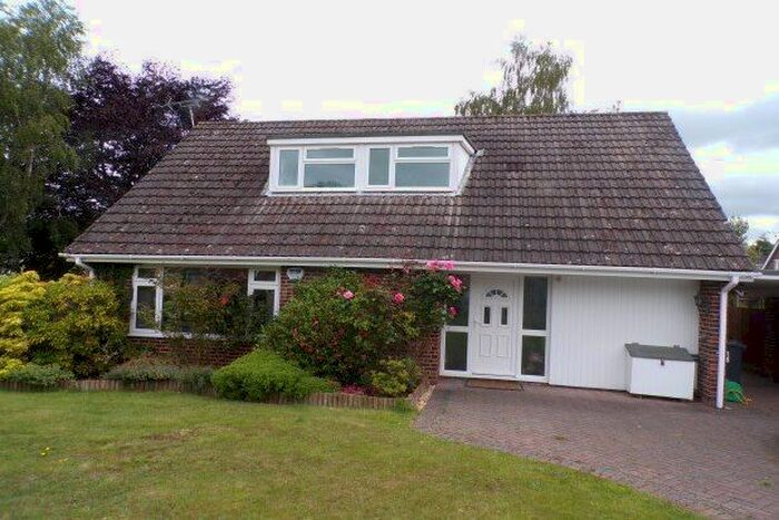 3 Bedroom Chalet To Rent In Beech Grange, Salisbury, SP5