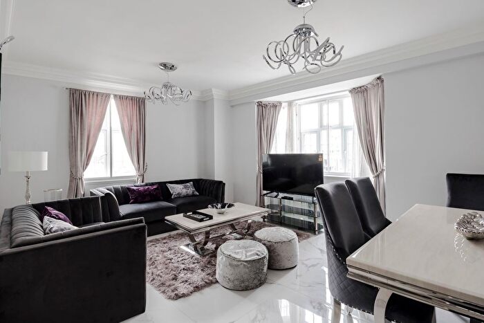 2 Bedroom Flat For Sale In Brompton Road, Knightsbridge, London, SW3