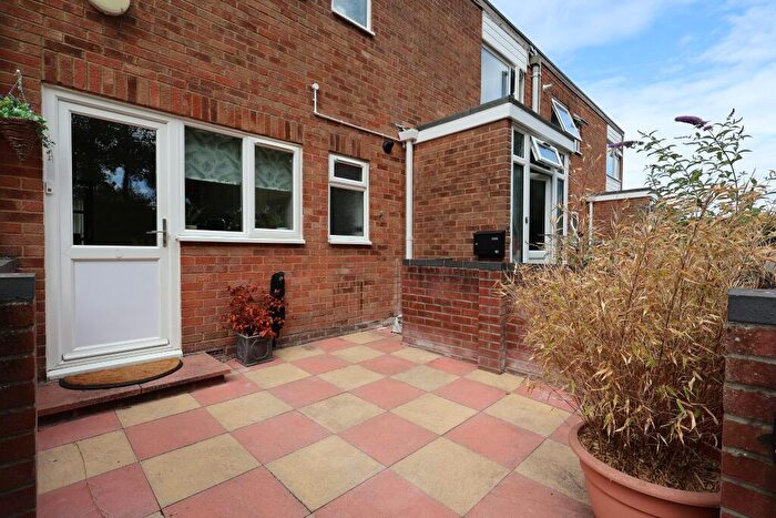 2 Bedroom Flat To Rent In Northwood Square Fareham Unfurnished, PO16