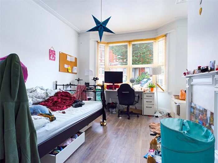 2 Bedroom Terraced House To Rent In Riley Road, Brighton, East Sussex, BN2