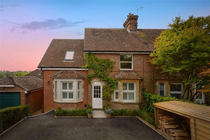 5 Bedroom Semi-detached House For Sale In High Street, Etchingham, East Sussex, TN19