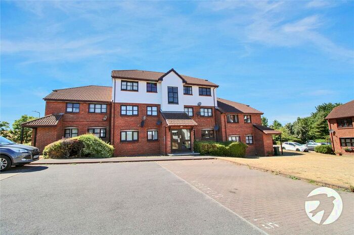2 Bedroom Flat To Rent In Chalice Way, Greenhithe, Kent, DA9