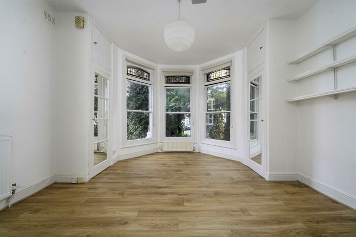 2 Bedroom Flat To Rent In Aubert Road, N5