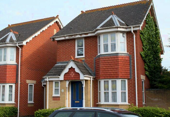 3 Bedroom Link Detached House To Rent In Demesne Furse, Headington, OX3