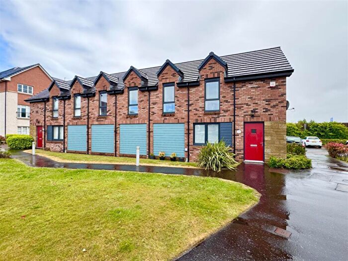 2 Bedroom Mews For Sale In James Weir Grove, Uddingston, G71