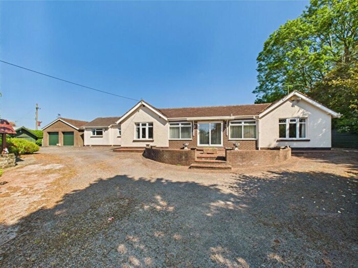 4 Bedroom Bungalow For Sale In Barnstaple Cross, Crediton, Devon, EX17