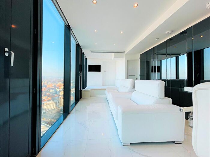 Flat To Rent In Deansgate, Manchester, Greater Manchester, M3
