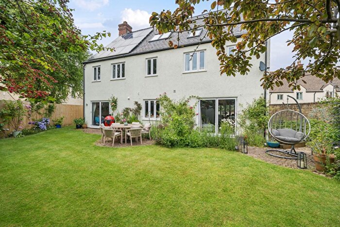 5 Bedroom Detached House For Sale In Tanners Walk, Marshfield, SN14