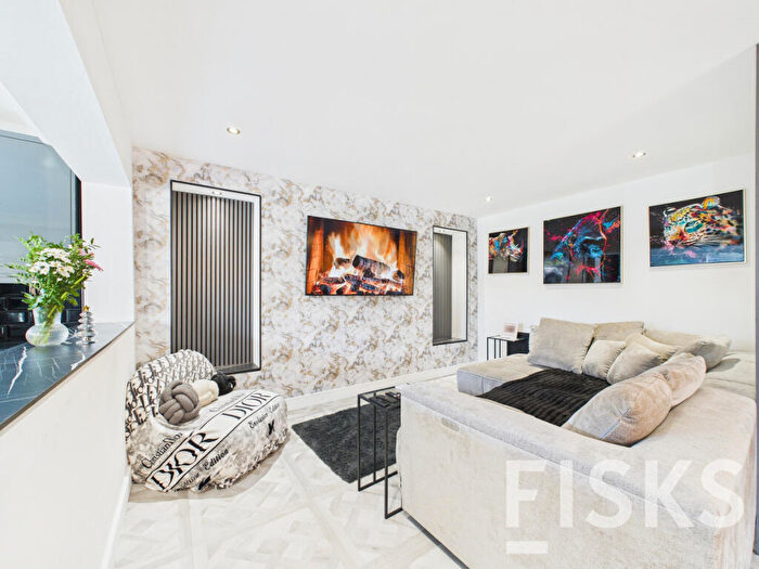 3 Bedroom Semi-Detached Bungalow For Sale In St. Clements Road, Benfleet, SS7