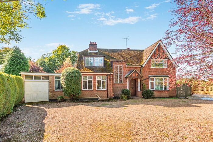 4 Bedroom Detached House For Sale In Brays Close, Hyde Heath, Amersham, HP6