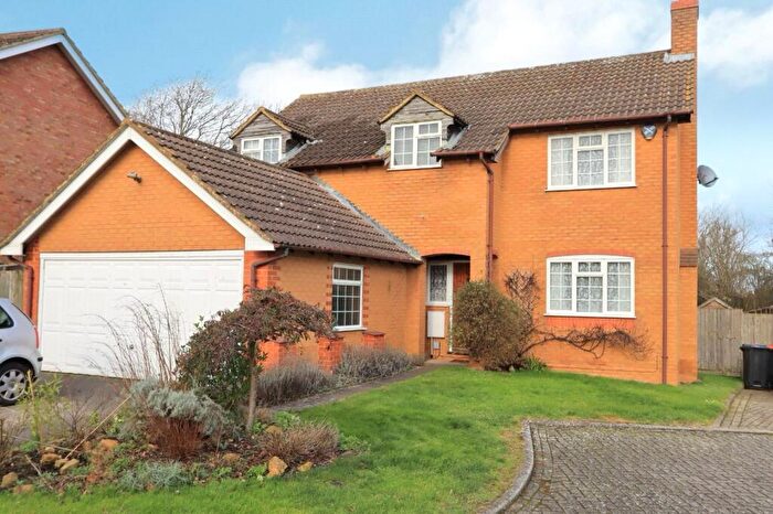 4 Bedroom Detached House For Sale In Thomas Drive, Newport Pagnell, Buckinghamshire, MK16