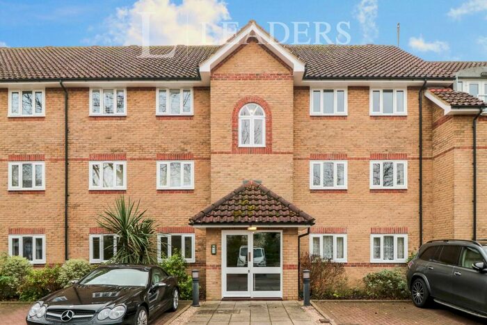 2 Bedroom Flat To Rent In Cambridge Road, Harlow CM20