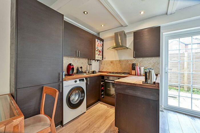 2 Bedroom Maisonette For Sale In Kimble Road, Colliers Wood, London, SW19
