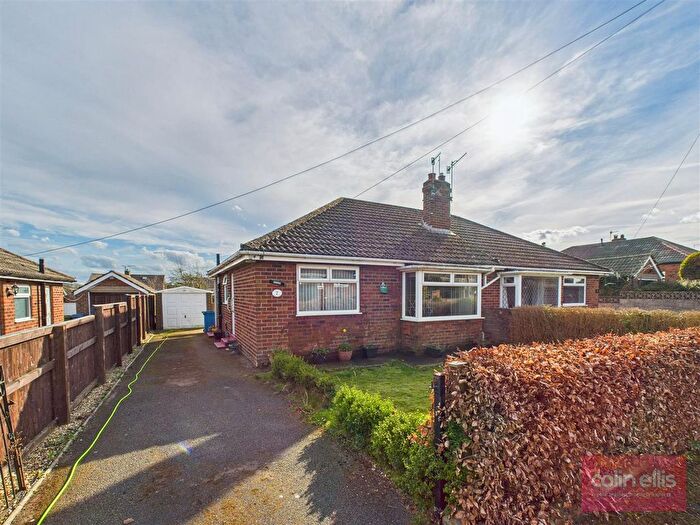 2 Bedroom Semi-Detached Bungalow For Sale In Kareen Avenue, Scarborough, YO12