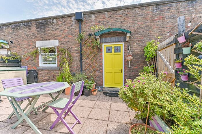 1 Bedroom Flat For Sale In Brighton Road, Purley, CR8