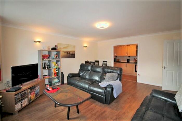 2 Bedroom Flat To Rent In Acland Road, Exeter, EX4