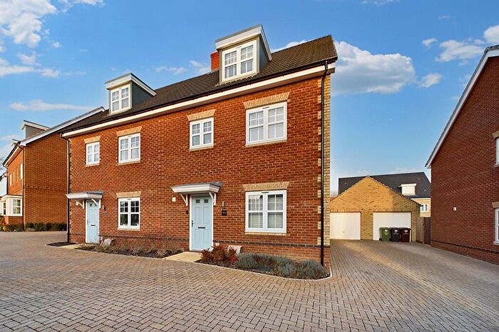 4 Bedroom Semi-Detached House For Sale In Victory Way, Thetford, IP24