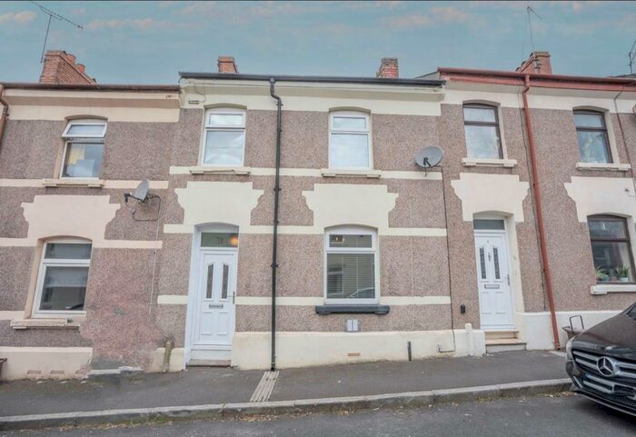 2 Bedroom House To Rent In Dos Road, NP20