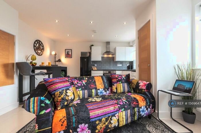 1 Bedroom Flat To Rent In Atlantic Mansions, Southampton, SO14