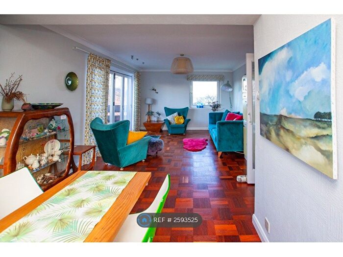 2 Bedroom Flat To Rent In James Street, Edinburgh, EH15