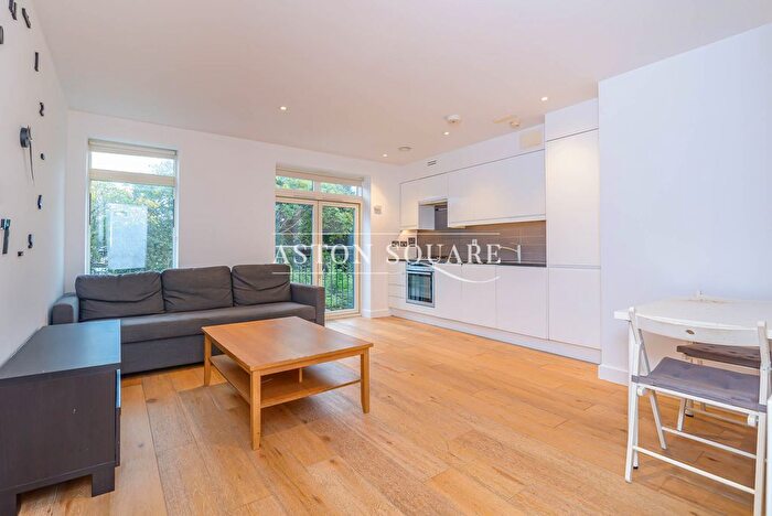 2 Bedroom Flat To Rent In Graham Road, London, NW4