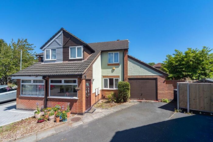 3 Bedroom Semi-Detached House For Sale In Fox Covert, Loughborough, LE11
