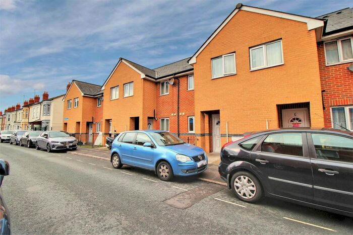 2 Bedroom Terraced House For Sale In Stratton Road, Gloucester, GL1