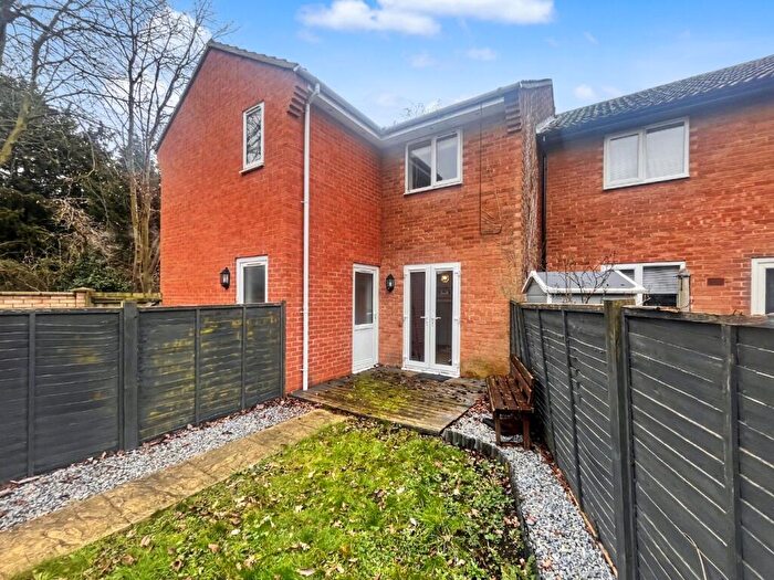 2 Bedroom Flat To Rent In North Road, PE27