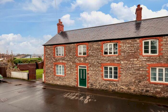 3 Bedroom Semi-Detached House To Rent In Hatters Lane, Chipping Sodbury, BS37