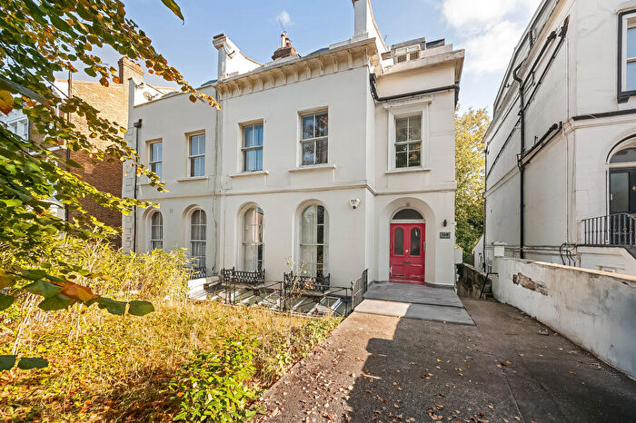 1 Bedroom Flat For Sale In Victoria Way, Charlton, SE7