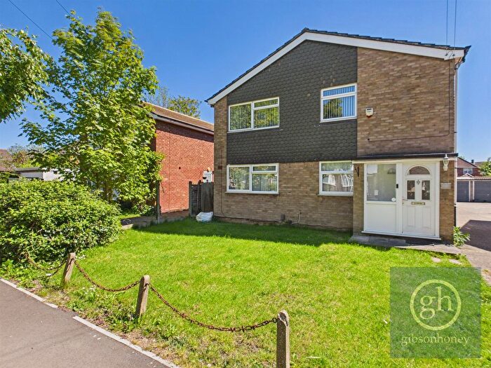 2 Bedroom Maisonette To Rent In Cedar Avenue, Ruislip, HA4